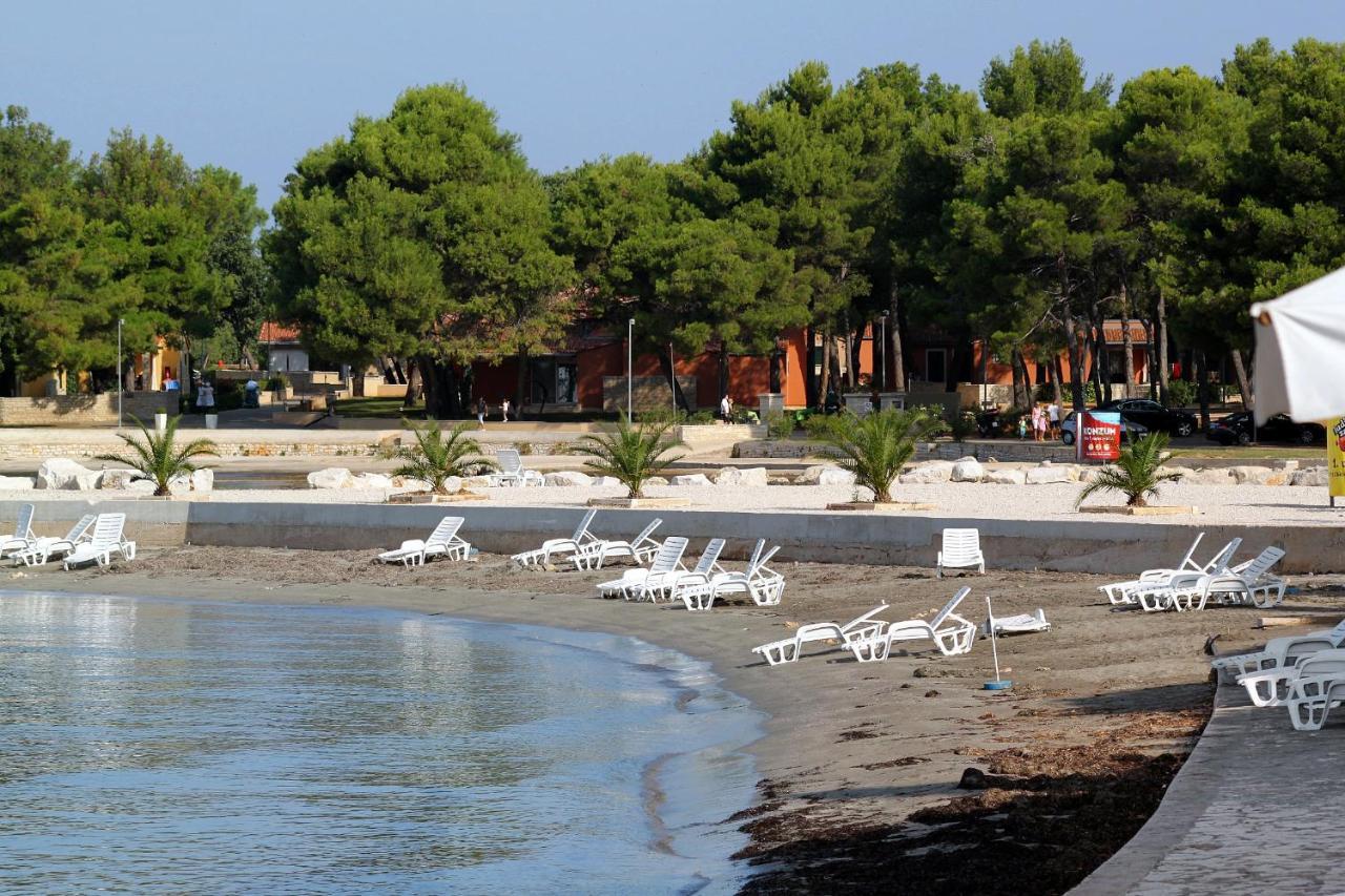 Apartments With A Parking Space Umag - 7666 Extérieur photo