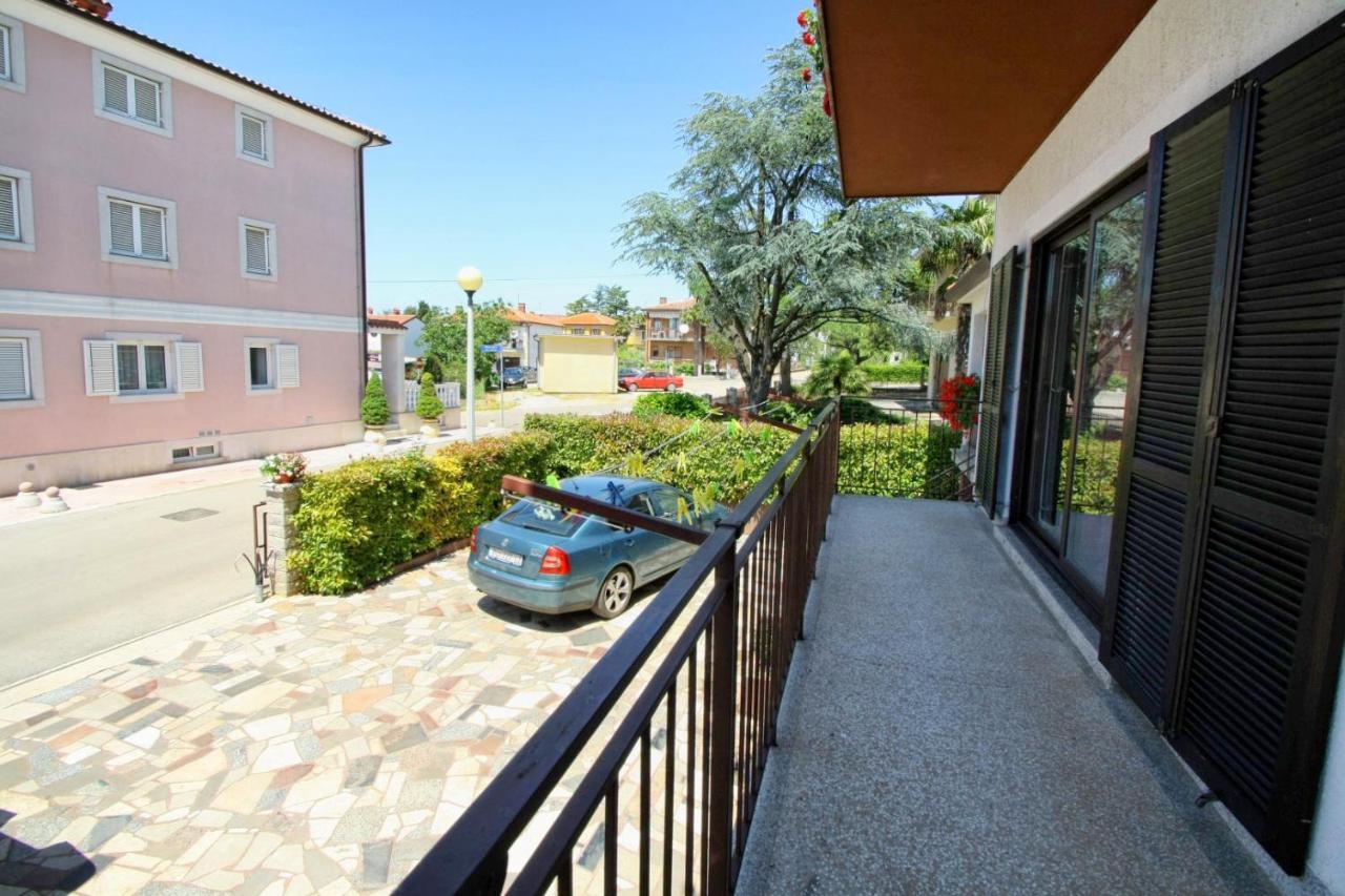 Apartments With A Parking Space Umag - 7666 Extérieur photo