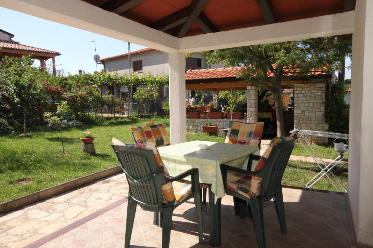 Apartments With A Parking Space Umag - 7666 Extérieur photo