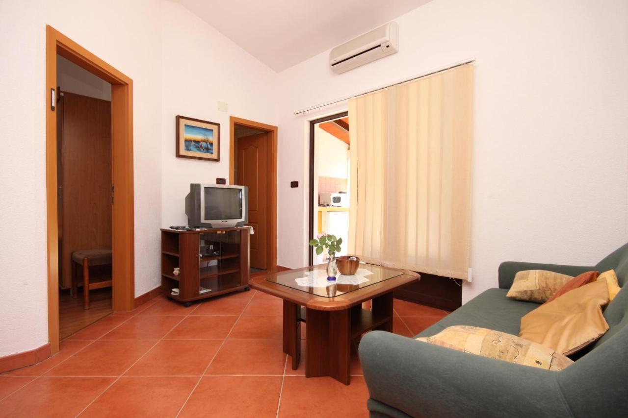 Apartments With A Parking Space Umag - 7666 Extérieur photo