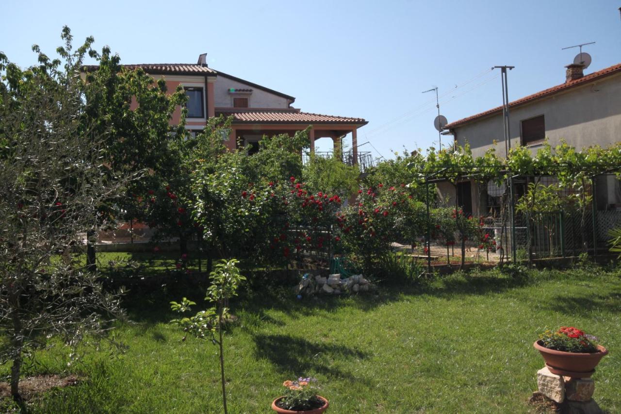 Apartments With A Parking Space Umag - 7666 Extérieur photo